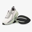 کفش دویدن مردانه QD با ترکیب رنگ سفید و خاکستری، طراحی شده برای راحتی، سبکی و عملکرد بالا در تمرینات روزانه و دویدن‌های طولانی. مناسب برای استفاده روزمره و ورزشی. کفش دویدن مردانه، کفش اسپرت مردانه، کفش سفید و خاکستری، کفش ورزشی QD، کفش راحتی مردانه، کفش رانینگ مردانه، کفش مخصوص دویدن، کفش سبک مردانه، کفش پیاده‌روی، کفش تمرینی مردانه کفش دویدن مردانه سفید و خاکستری برند QD مناسب برای ورزش و استفاده روزمره