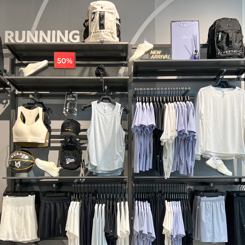 نمای داخل فروشگاه QD اهواز