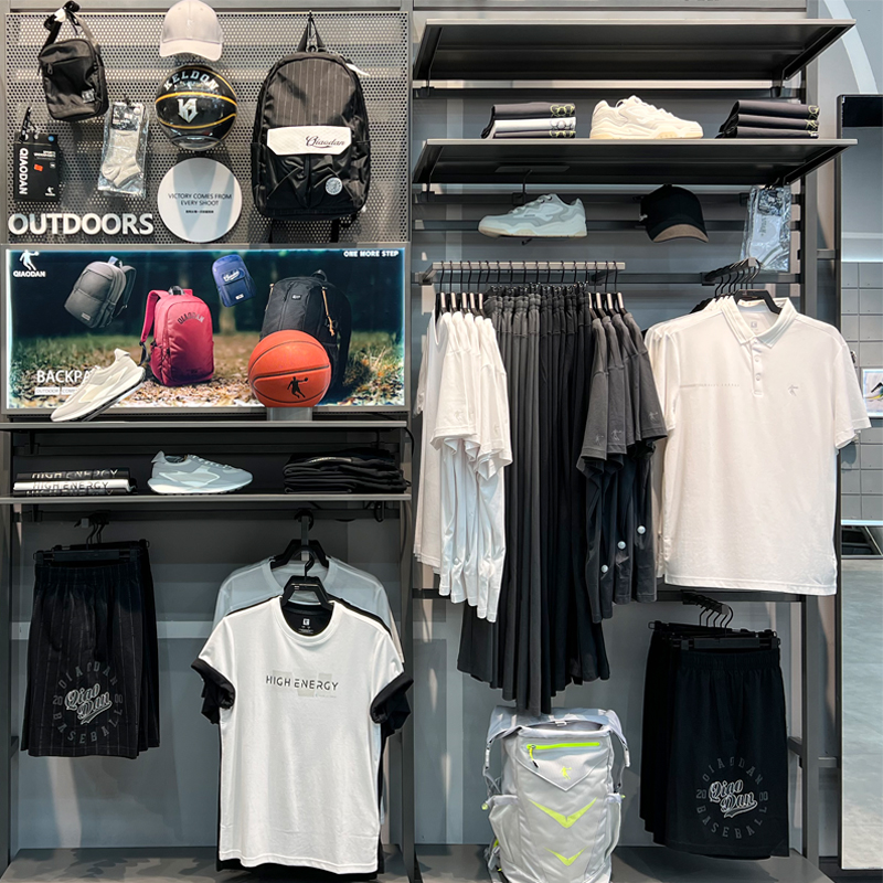 محیط داخلی فروشگاه پارک‌سنتر اهواز